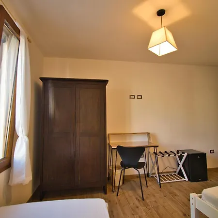 Dommu Livia Гостевой дом Лотцораи