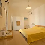 Dommu Livia Pensión Lotzorai
