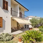 Dommu Livia 3*