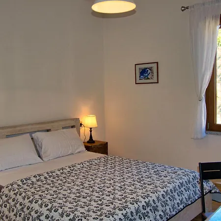Dommu Livia Guest house *