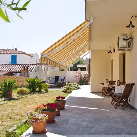 Dommu Livia Guest house *